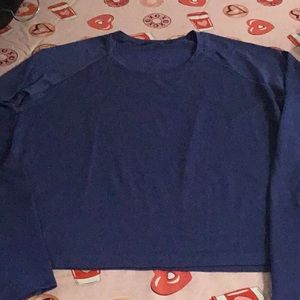 Lulu workout top cropped. Very little wear